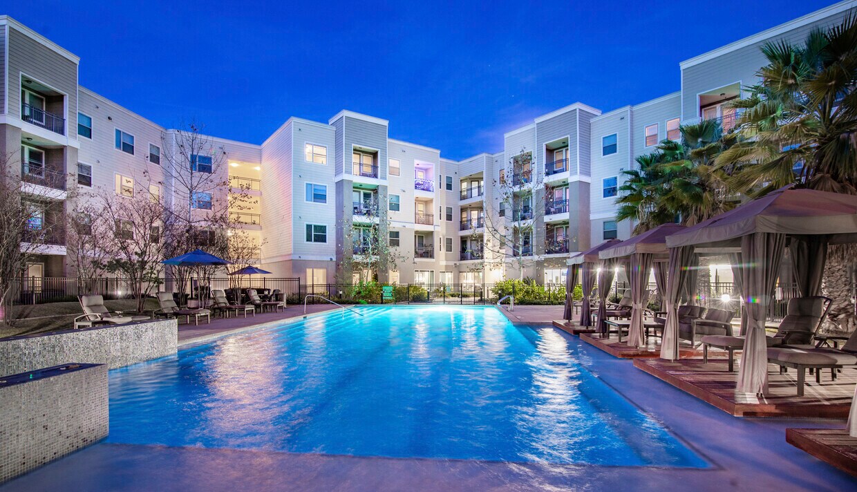 The District at Medical Center Apartments San Antonio, TX