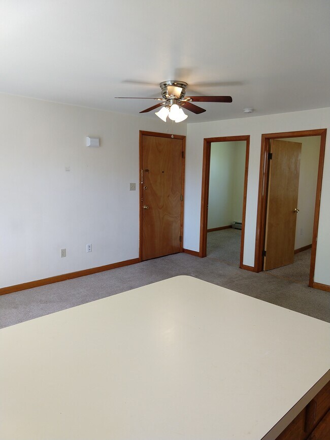 30 Carolyn Ter Unit B, Roselle, NJ 07203 Condo for Rent in Roselle