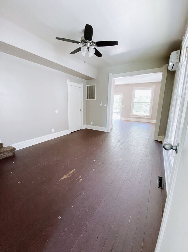 Foto del edificio - 2 bedroom and 1 bathroom duplex