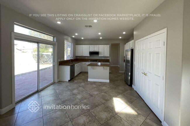 Building Photo - 592 Kavanagh Pl