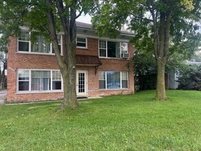 Building Photo - 1407 Roosevelt Rd