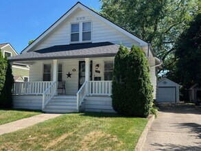 Building Photo - 134 Highland Ave