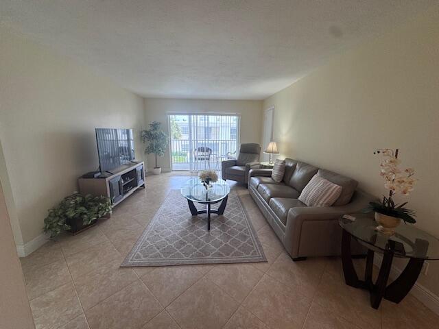 Foto del edificio - 6475 Bay Club Dr