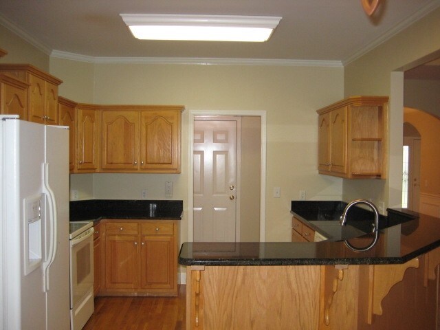 Building Photo - 3006 Liverpool Drive