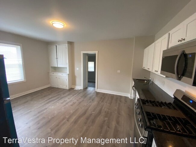 Building Photo - 2 br, 1 bath House - 101 W Broad Street