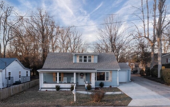 Building Photo - 2427 McLean Ave