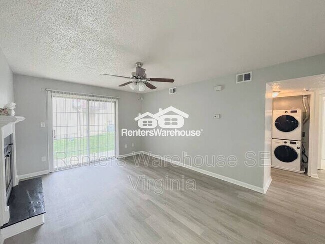 Foto del edificio - 3704A Towne Point Rd