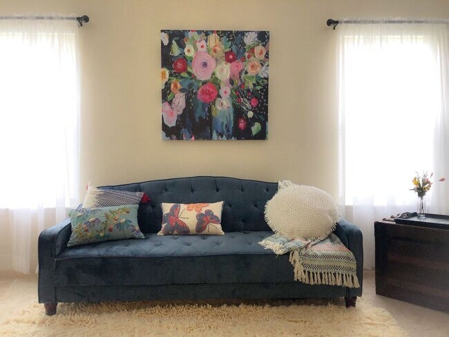 Foto del edificio - Short Term furnished rental available month to month