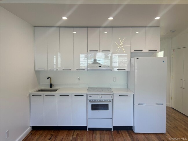 Foto del edificio - 266 Orange Turnpike