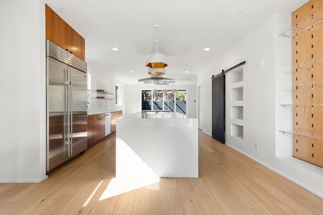 Foto del edificio - 3923 NE Mallory Ave