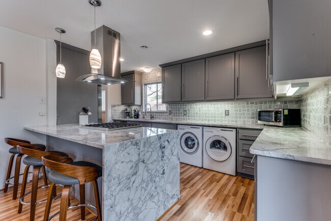 Foto del edificio - 3536 Timberview Rd