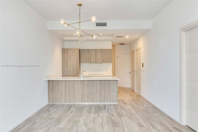 Building Photo - 801 S Miami Ave