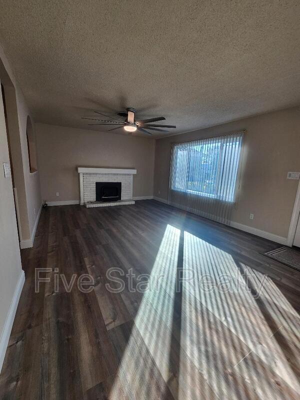 Foto del edificio - 2417 Foust St