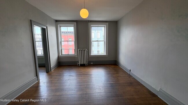 Foto del edificio - 527 Columbia St