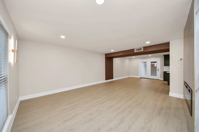 Building Photo - 14647 Perthshire Rd