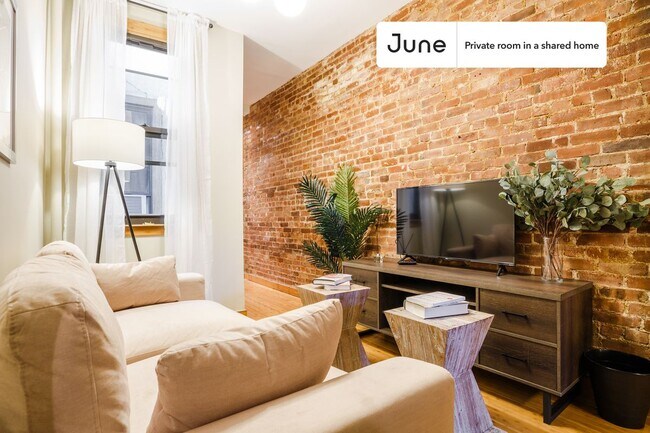 Building Photo - Room in Shared 3 bed/1 bath home in Hell's Kitchen