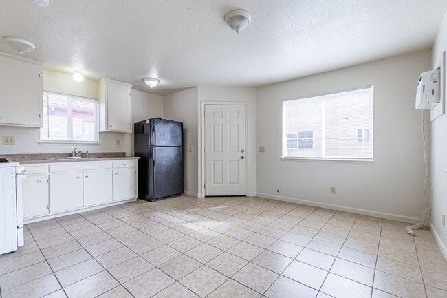 Foto del edificio - 1435 Nadine Ave