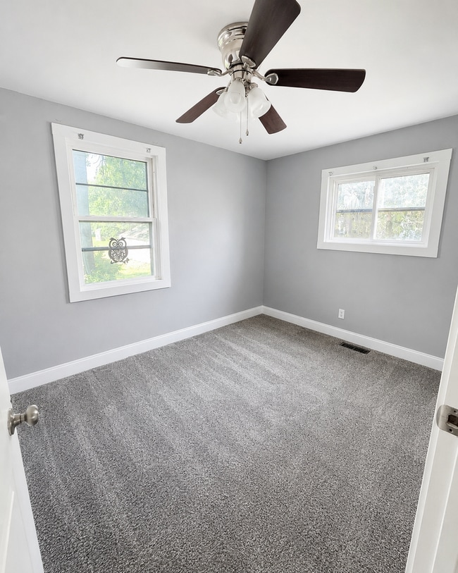 Building Photo - Charming 2BD/1BA with Garage