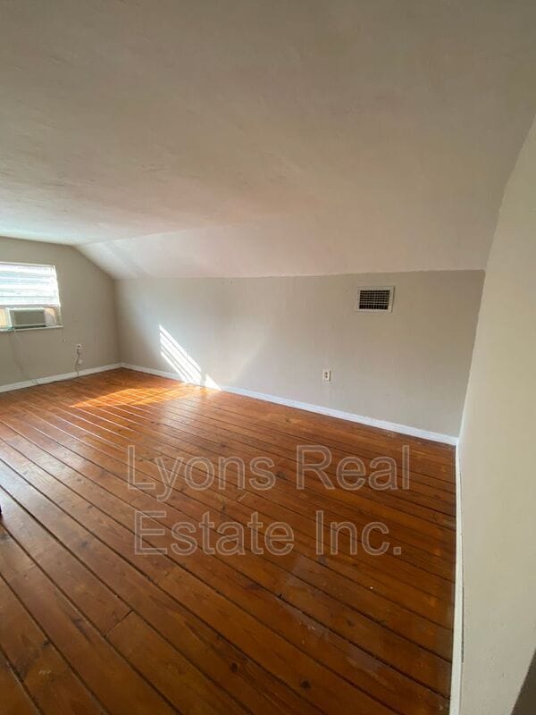 Foto del edificio - 2210 Cantor Ln