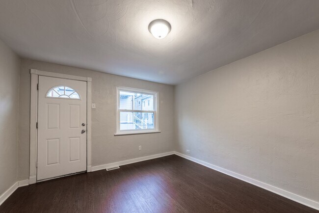 Foto del edificio - 741.5 Proctor Wy