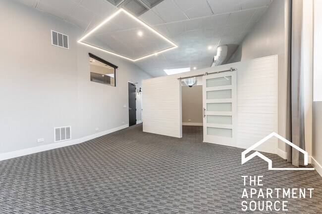 Building Photo - 300 N Ogden Ave