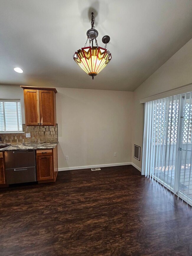 Building Photo - Beautiful 3 Bedroom Home in Gated Community