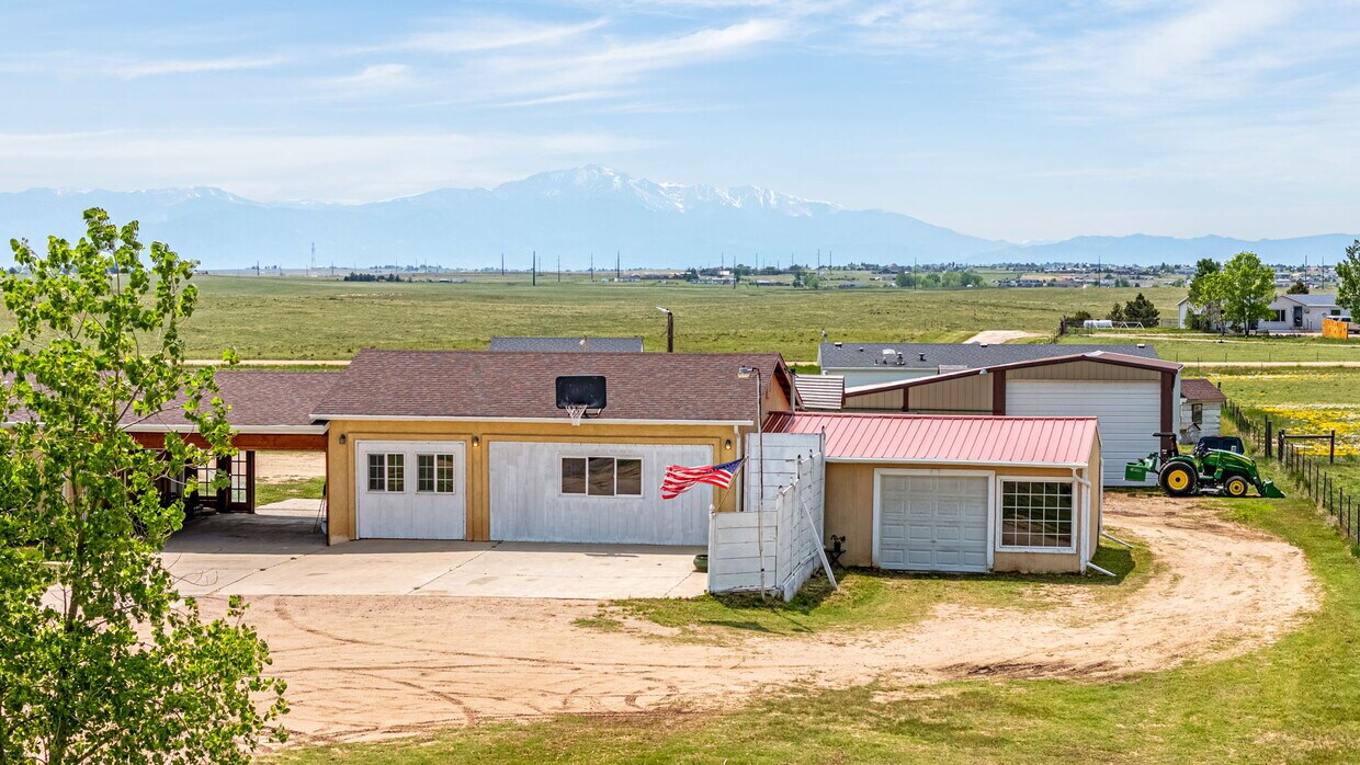 Foto principal - 5750 Whipshaw Rd