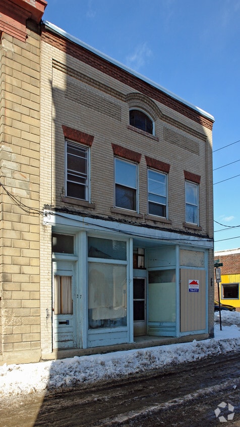 Building Photo - 27 Court St