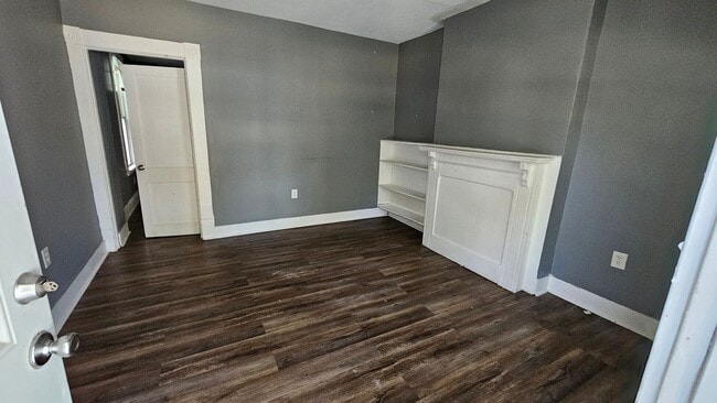 Building Photo - 142-144 West Park Avenue