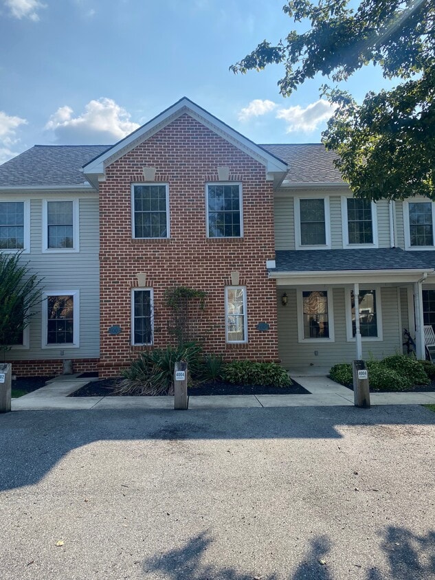 4004 Bradford Cir, Mount Joy, PA 17552 Townhome Rentals in Mount Joy PA