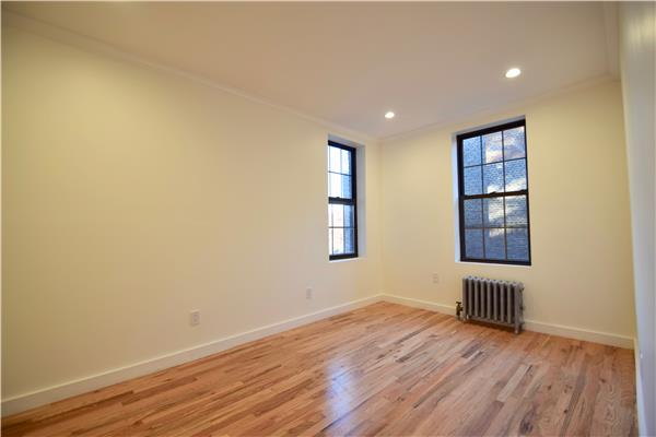 Building Photo - 210 W 150th St