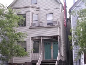 Building Photo - 3306 N Southport Ave