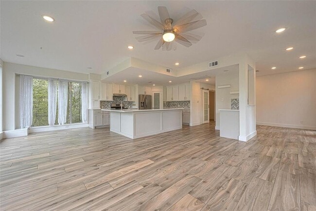 Building Photo - 6628 Bayou Glen Rd