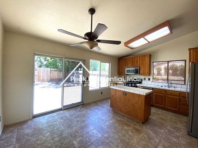 Building Photo - Wonderful 3bd/2ba Rocklin Home with 2 Car ...