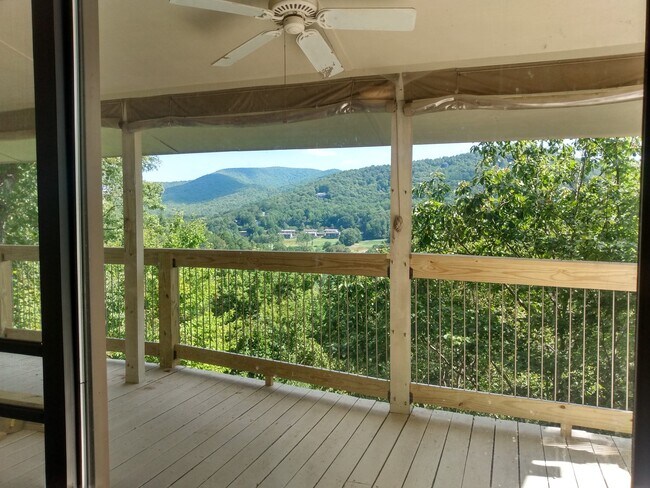 Photo - 355 Saddle Back Cir House