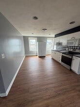 Building Photo - 5 Washington Square