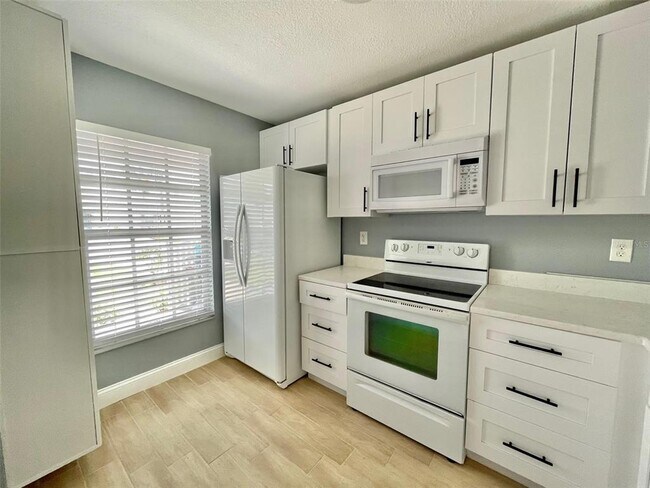Building Photo - 2852 Stillwell Ct