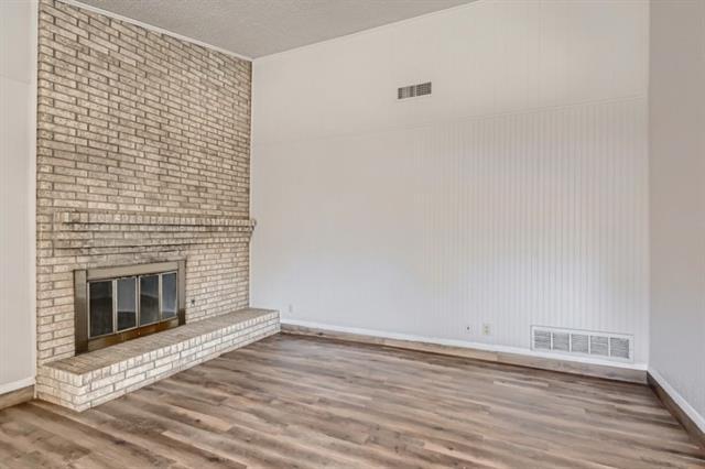 Building Photo - 427 Quintana Dr