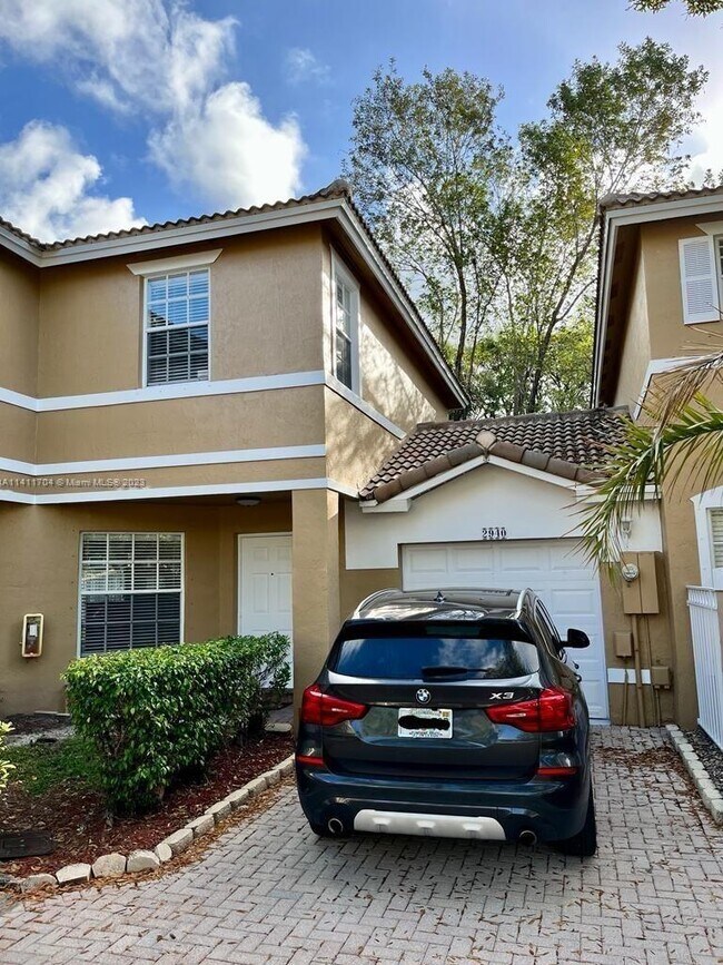Foto del edificio - 2940 NW 99th Terrace