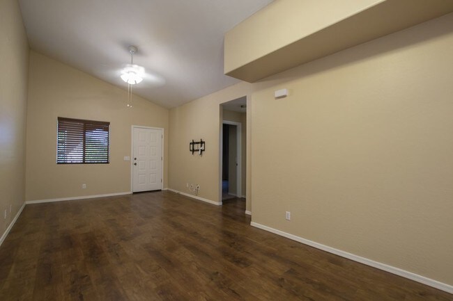 Building Photo - 537 S Delaware Dr