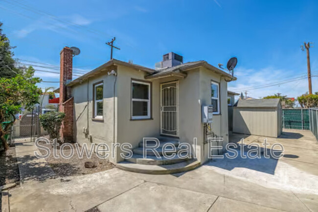 Building Photo - 808 E Lewelling Blvd