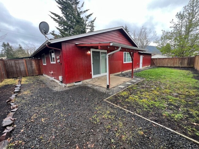 Building Photo - 6884 G St