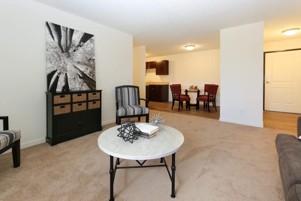 Foto principal - 2321 Branch Ave
