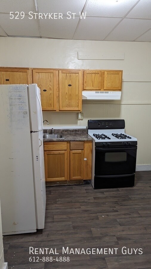 Building Photo - Nice 1 Bedroom Available Immediately!