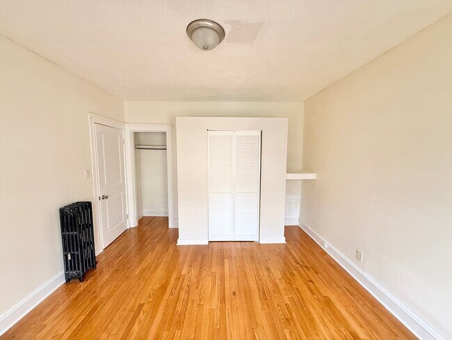 Building Photo - 46 Favre St