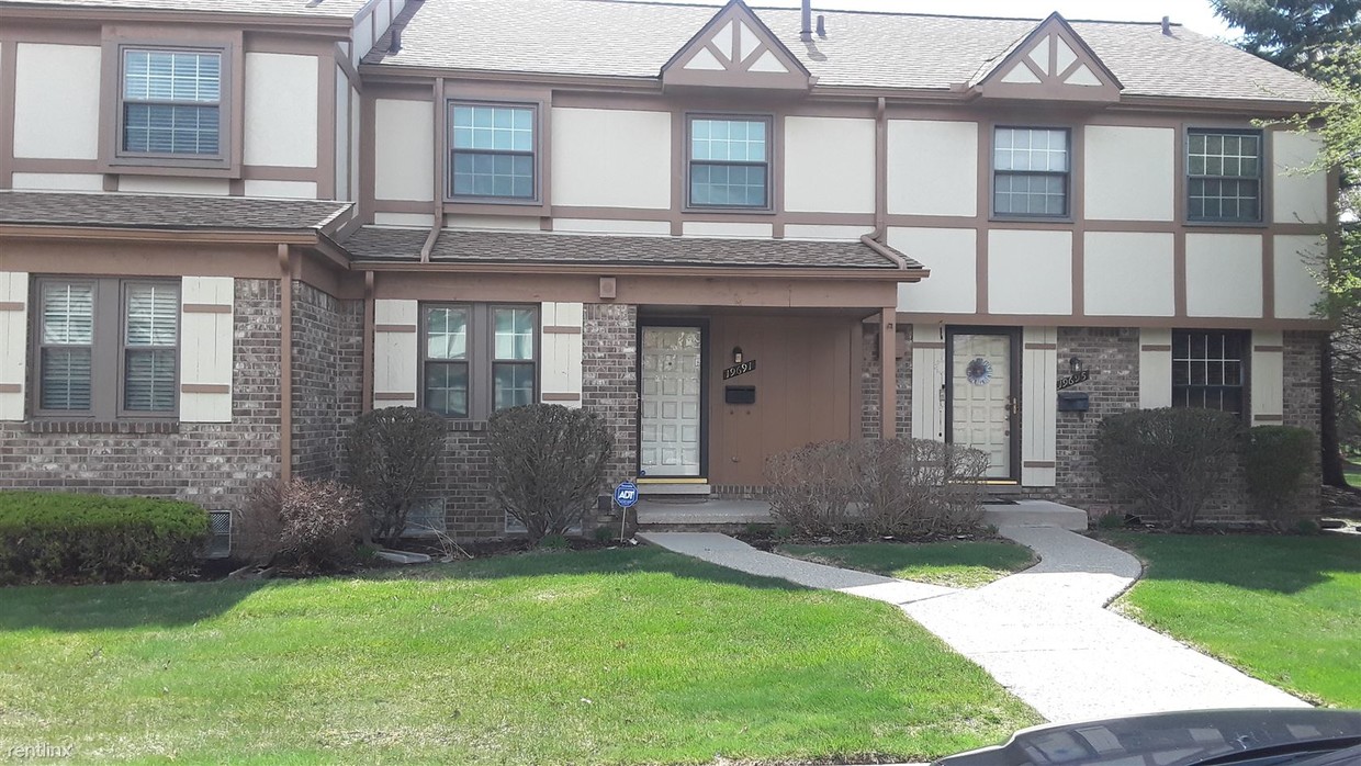 2 br, 1.5 bath - 19691 Raleigh Cir S - 2 br, 1.5 bath  - 19691 Raleigh Cir S