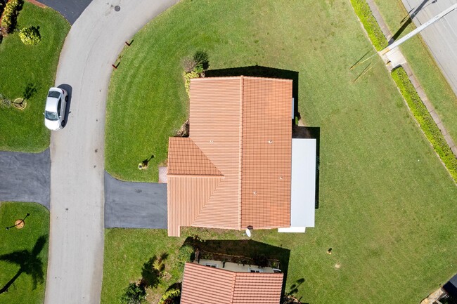 Building Photo - 4460 NW 13th Ave