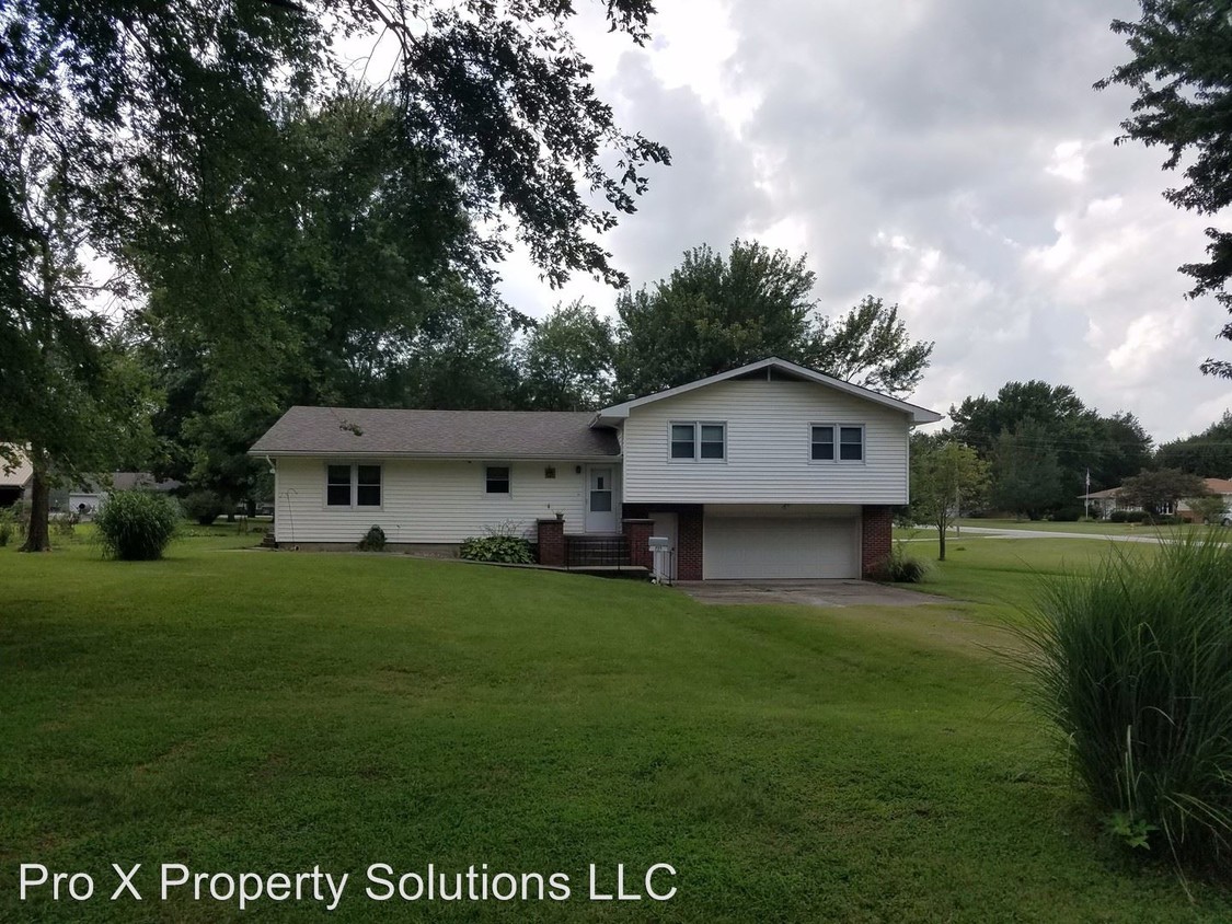 Foto principal - 4 br, 2 bath House - 735 N Osage