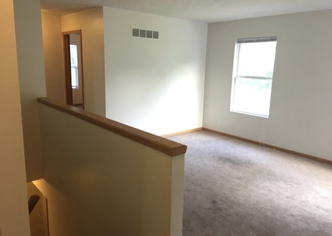 Foto del edificio - Nice 4 Bedroom House Close to East Campus