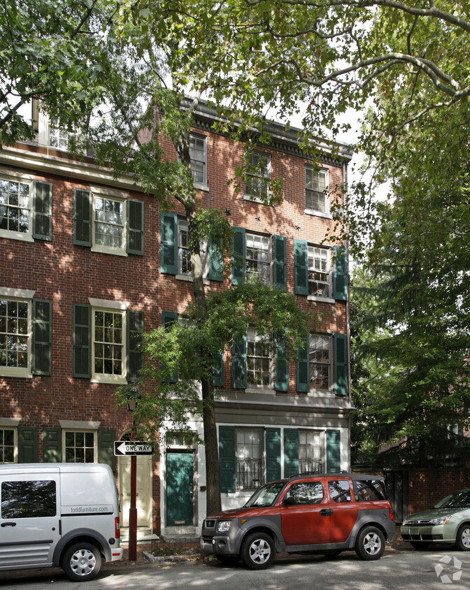 Building Photo - 330 S 4th St